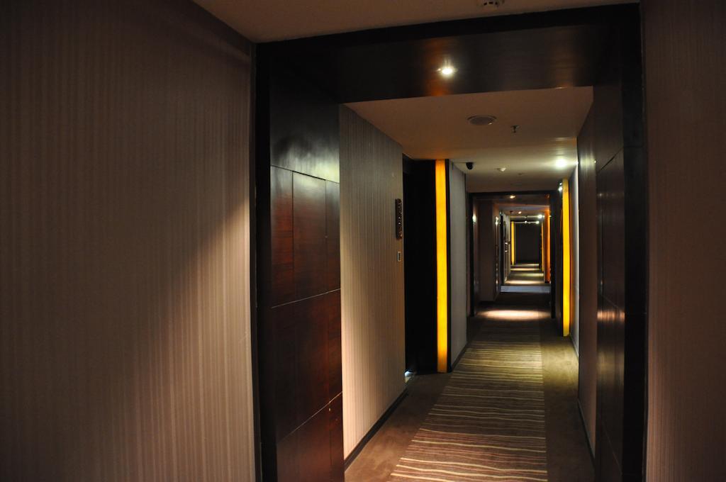 Chengdu Essen International Hotel Exterior photo